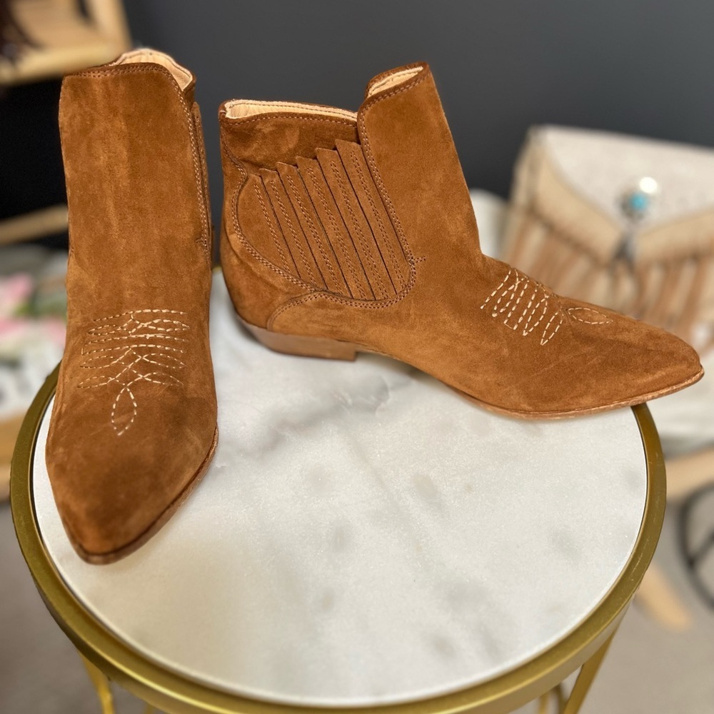 Kenneth cole size 38 suede booties with fringe - Picture 3 of 5